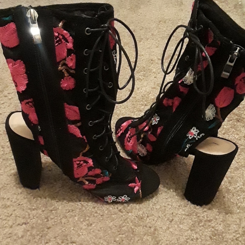 2X HP Ladies fuschia/black floral lace-up bootie - Picture 4 of 4